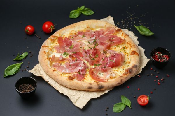 Պրոշուտո սպիտակ սոուսով